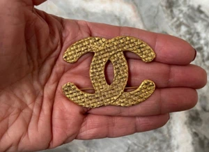 CHANEL authentic Gold plated CC pin 2009 made in France - Picture 1 of 6
