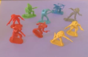 Vintage lot of  9  Plastic Cowboys & Indians ….colorful..made In HONG KONG.. - Picture 1 of 1