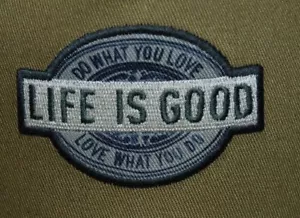 Neu mit Etikett Life Is Good Do What You Love grüne Chill-Kappe aus Netzrücken für Herren - Bild 1 von 5