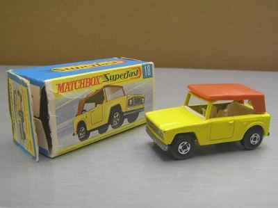 Matchbox Superfast MB18 Field Car Near Mint with Clean but damaged Box - Image 1 of 4