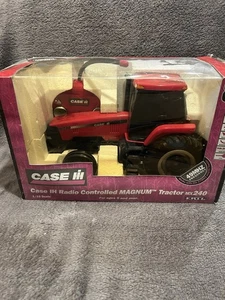 Ertl 1/16 Case IH Magnum MX240 Radio Controlled Tractor - Picture 1 of 8