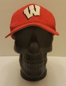 WISCONSIN BADGERS Vintage Reebok Adjustable Snap Back Cap - Picture 1 of 10