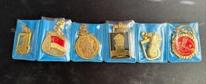 Vintage Singapur Schlüsselanhänger Souvenir Reise goldfarben 6er Set. Neu Original - Bild 1 von 9