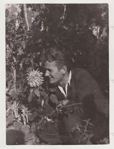 Liebevoller hübscher junger Mann attraktiver Mann süß gut aussehender Mann Homosexuell Int - Bild 1 von 7