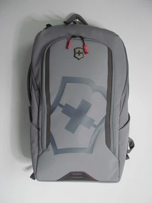 Victorinox 大型旅游随身旅行灰色反光 17 英寸笔记本电脑背包-全新带标签 — 第 1/4 张图片