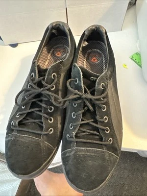 Zapatos mocasines informales Crocs para hombre talla 11 negros de gamuza con cordones Foto 1 de 4