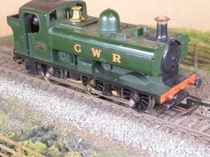 Hornby 00 Gauge GWR Class 57XX Pannier Steam Tank  Loco no 8773  0-6-0PT Green - Picture 1 of 8