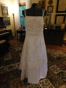 WHITE SATIN & EMBROIDERED OVER-SKIRT WITH STRAPS WEDDING GOWN S 18 - Picture 1 of 8