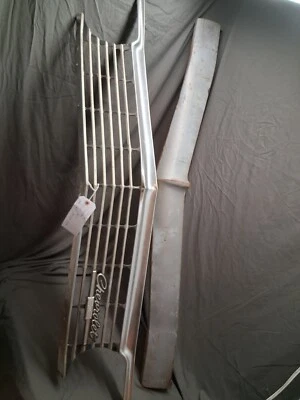 Painel de cabeçalho grade dianteira Chevrolet Impala 1966 fabricante de equipamento original  - Imagem 1 de 4