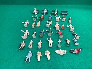38 Vintage Spur O Plasticville Plastik Personen Figuren & Bänke Modelleisenbahn - Bild 1 von 5