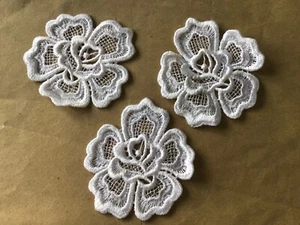 34 PCS OFF WHITE FLORAL MEDALLION RAYON VENISE APPLIQUE - Picture 1 of 2
