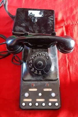 Telefono vintage bachelite nero SAFNAT di Milano anni 50 con centralina - Immagine 1 di 4