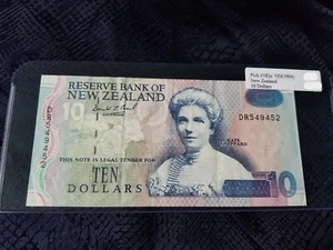 New Zealand 10 Dollars No Date (1994) Pick #182a Extra Fine - Serial #DR549452 - Picture 1 of 2