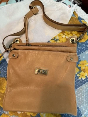 AVORIO LT BROWN LEATHER HANDBAG PURSE SHOULDERBAG/CROSSBODY MADE IN ITALY - Image 1 of 4