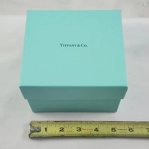 Auténtica caja de almacenamiento de joyas de regalo de cristal vacío Tiffany & Co 5,25x4,75x4 - Imagen 1 de 6