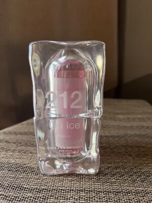 RARO! 212 on Ice de Carolina Herrera 2.0 fl.oz 60 ml eau de toilette spray en caja Foto 1 de 4