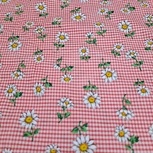 Vintage Mini Daisies Cotton Fabric 1 Yard  Red Gingham Check Marcus Brothers - Picture 1 of 4