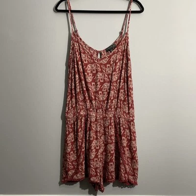 Mameluco Forever 21 Talla Grande XL - Estampado Tribal Elefante Rojo | Boho de Verano Foto 1 de 4