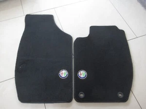 Alfa Romeo 164 Bj. 87-98 Fußmatten Set schwarz Velour 4-teilig gesticktes Emblem - Picture 1 of 4