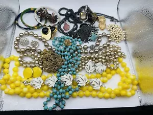 Lot Vintage Jewelry - Picture 1 of 6
