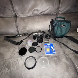 Canon EOS Digital Rebel DS6041 300D 6.3MP DSLR Camera Bundle - Picture 1 of 18