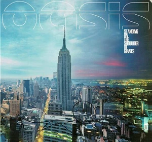 Álbum de Noel GALLAGHER FIRMADO Oasis de pie sobre el hombro de los gigantes AFTAL CERTIFICADO DE AUTENTICIDAD - Imagen 1 de 1
