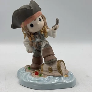 Precious Moments Disney Showcase I Found My Treasure Pirates of the Caribbean - Picture 1 of 10