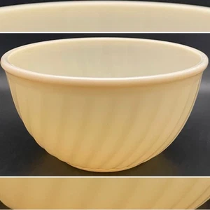 Fire King Anchor Hocking Ivory Swirl Oven Glass 9" Mixing Bowl c1950s USA 2quart - Picture 1 of 11