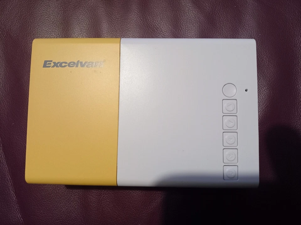 Excelvan YG300 Mini Portable LCD Pocket Projector. Never used. - Image 1 of 4