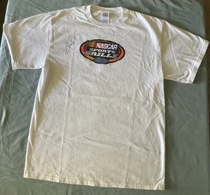 NASCAR Sports Grille Hampton Roads T Shirt Signed By J.J. Yeley Size Large - Picture 1 of 7