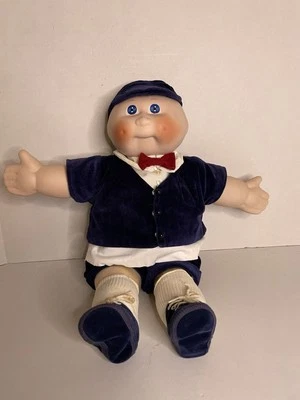 Cabbage Patch Kid 1983 Vintage Niño Traje Azul Porcelana Cabeza Manos Brazos Cuerpo Suave Foto 1 de 4