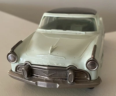 DeSoto 1956 4 puertas Coche modelo promocional Friction Dealer 1/25 de Johan verde/negro Foto 1 de 4