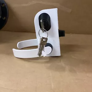 SOUTHCO OFFSHORE FLUSH CABIN/ENTRY DOOR LOCK - KEYLOCKING - WHITE - Bild 1 von 6