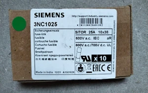 SIEMENS 3NC1025 CONF. 10 PZ FUSIBILE 10X38 25A - Foto 1 di 1