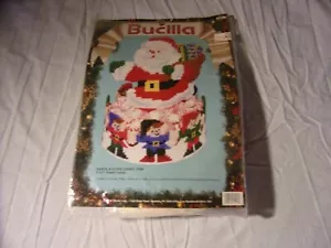 Bucilla 1991 Babbo Natale & Elfi piatto caramelle 8 x 10 kit ago - Foto 1 di 2