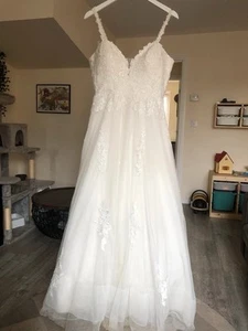 HOLLYN Wedding Dress - Ivory - A-Line - Size 14 - Picture 1 of 8