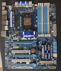 GIGABYTE GA-P55A-UD6 (Rev. 1.0), scheda madre Intel socket LGA 1156 (0112) - Foto 1 di 5