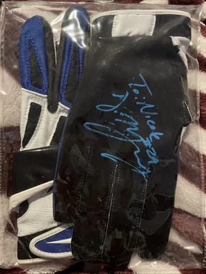 Demarco Murray 签名一对 NFL 手套 — 第 1/4 张图片