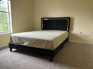 New Listingfull size bedroom furniture set used included with a mattress