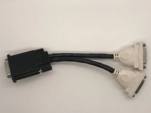 Cable adaptador OEM DMS-59 macho a dos DVI hembra de un solo enlace 8 pulgadas - Imagen 1 de 3