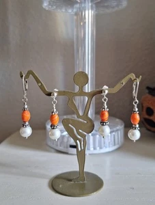 Orecchini pendenti artigianali in argento sterling vetro e perle conchiglia rivestite - Foto 1 di 4