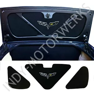 KIT DE 3 PIEZAS EMBLEMA BANDERA CRUZ 100 ANIVERSARIO FORRO TAPA MALETERO CORVETTE C6 - Imagen 1 de 7