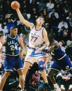 GHEORGHE MURESAN  WASHINGTON BULLETS  ACTION SIGNED 8x10 PHOTO  - Picture 1 of 1