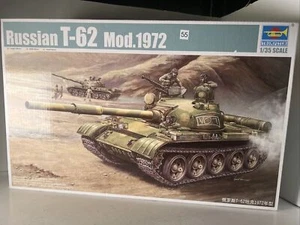 Trumpeter 1:35 Russian T-62 Mod.1972 Model Kit 00377 - Picture 1 of 6