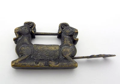 Raro Chino Antiguo Estilo Latón Tallado Doble Ram Cortón Figura Cerradura con Llave Foto 1 de 4