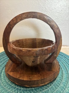 Cesta de madera plegable redonda vintage tazón trivet tallado a mano 8" - Imagen 1 de 9