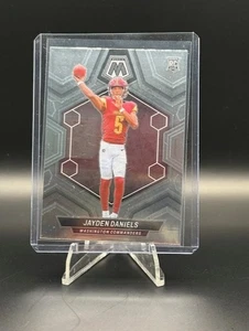 2024 Panini Mosaic - Rookies Jayden Daniels #302 (RC) - Picture 1 of 2