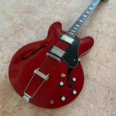 Guitarra elétrica ES-335 PERSONALIZADA DE FÁBRICA semi-oca pescoço de mogno vermelho cereja - Imagem 1 de 4