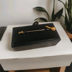 Elegante spilla bastone bavero racchetta tennis oro 14k con dettaglio perlato - Foto 1 di 3