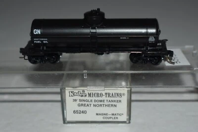 N Scale Kadee 65240 Great Northern Single Dome Tank Car 1153 C45554 - Image 1 of 2